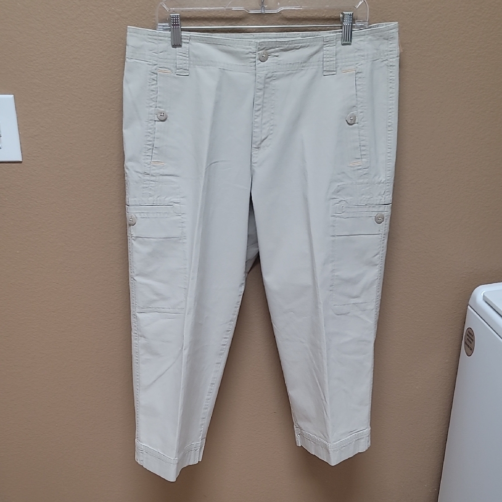 Coldwater Creek Cream Capris 🤎